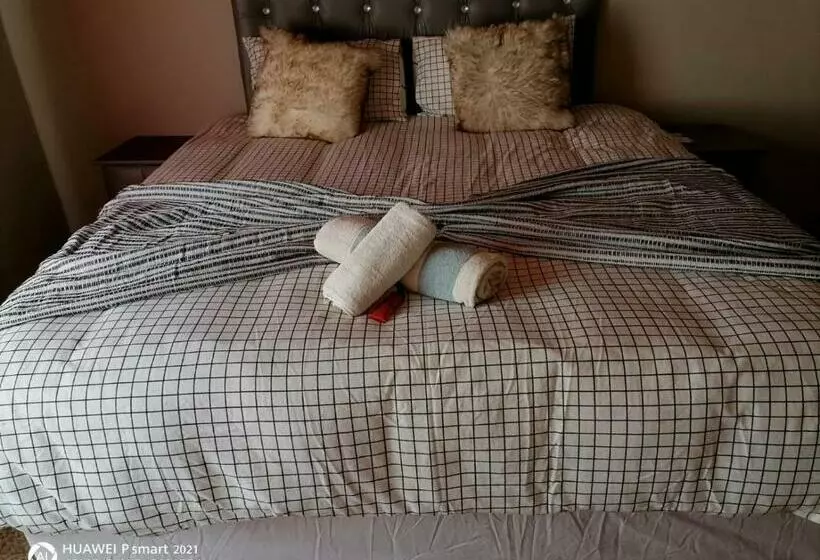 Majatalo Ingwenya Guesthouse