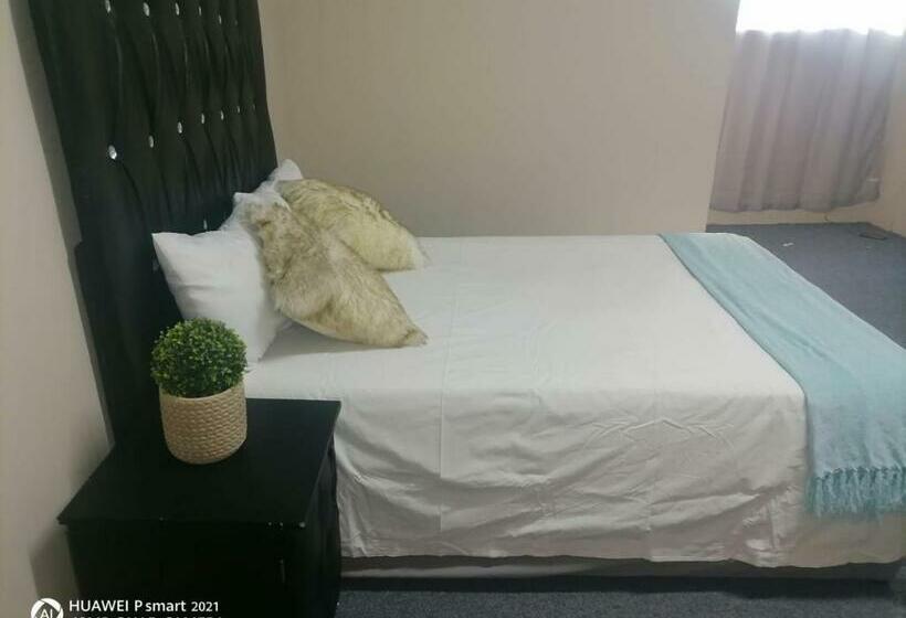 פנסיון Ingwenya Guesthouse