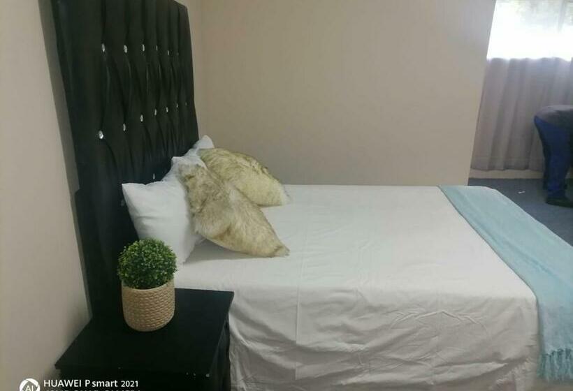 פנסיון Ingwenya Guesthouse