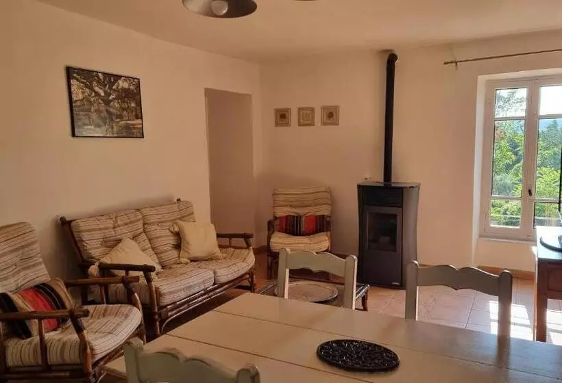 ペンション La Cassine, Gîte Des Lucioles En Provence