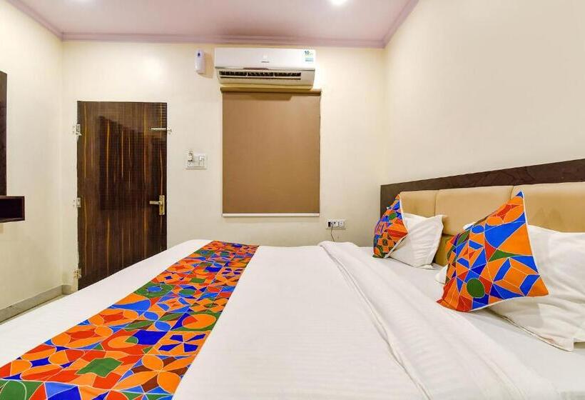 Fabhotel Golden Leaf I