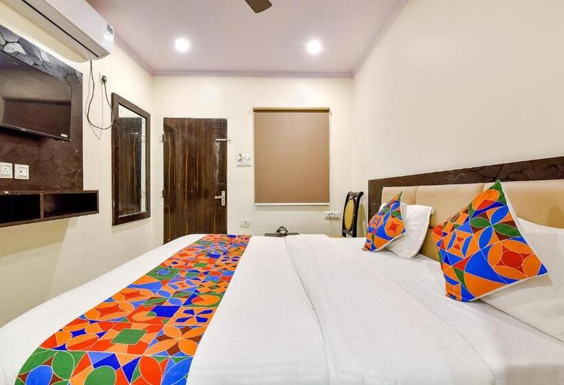 Fabhotel Golden Leaf I