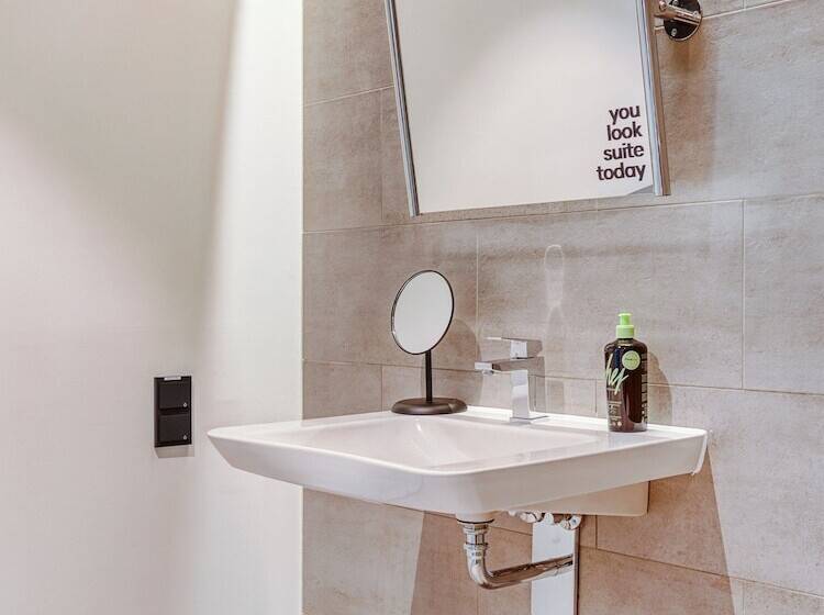 Limehome Berlin Mullerstraße Digital Access