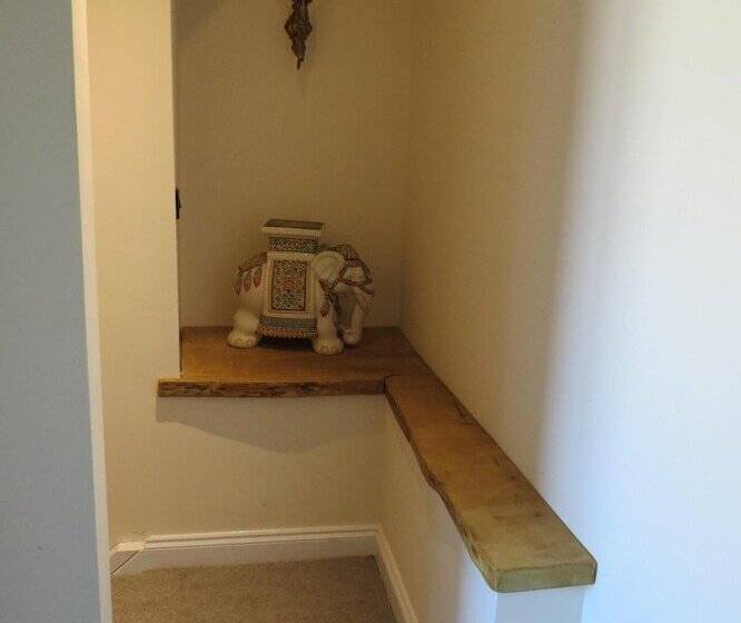 پانسیون Farthing Cottage