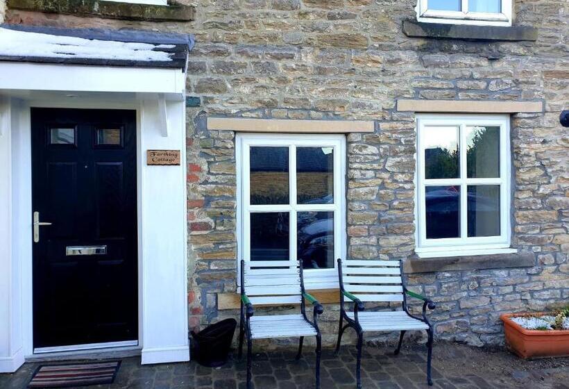 پانسیون Farthing Cottage