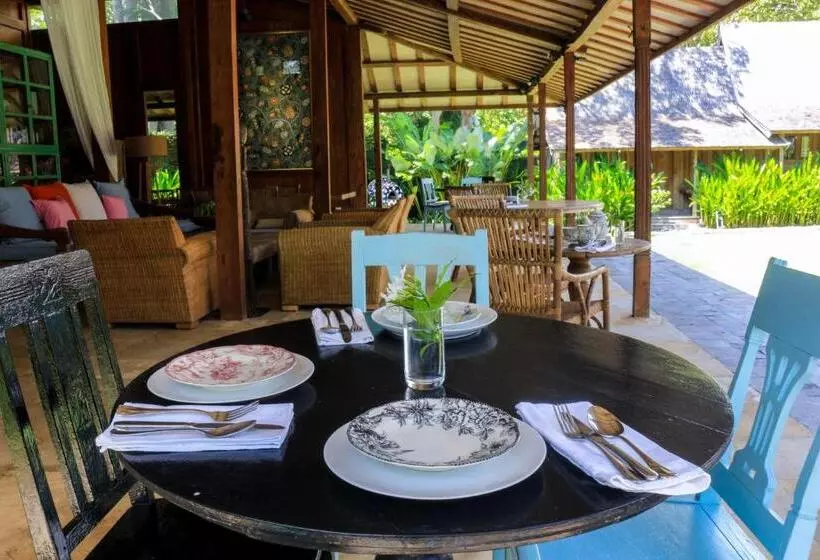 تختخواب و صبحانه Chanteak Bali   Teak House 1