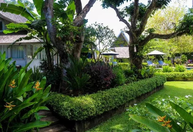 تختخواب و صبحانه Chanteak Bali   Teak House 1