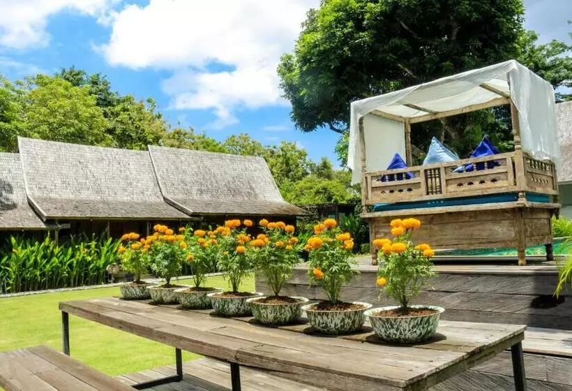 تختخواب و صبحانه Chanteak Bali   Teak House 1