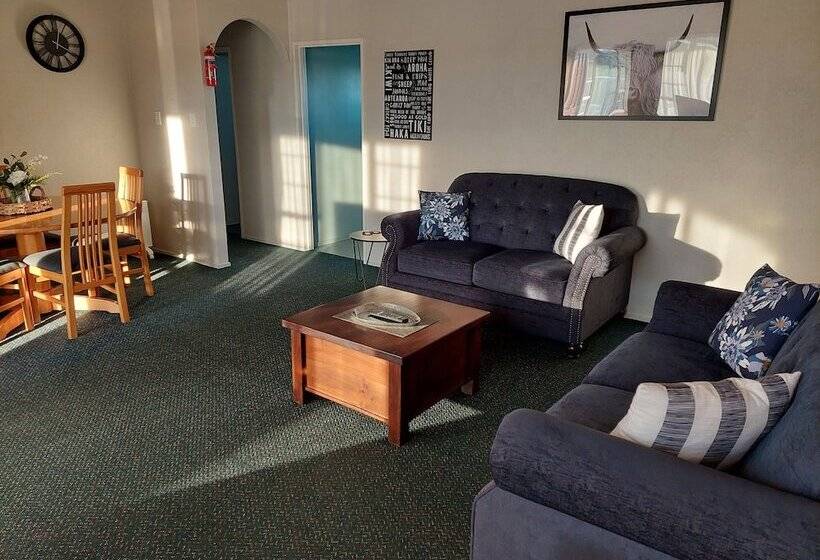 Мотель Colonial On Tay