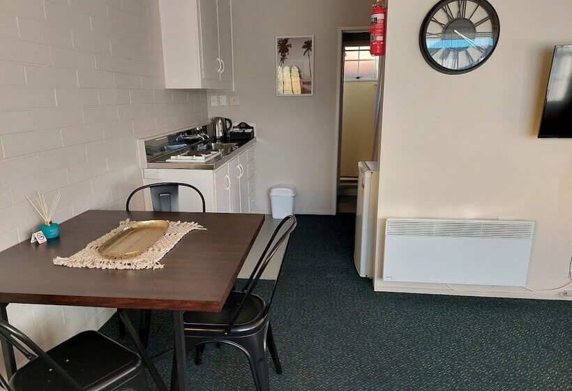 Мотель Colonial On Tay