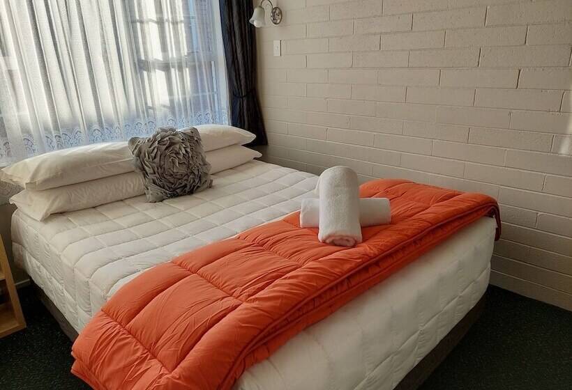 Мотель Colonial On Tay