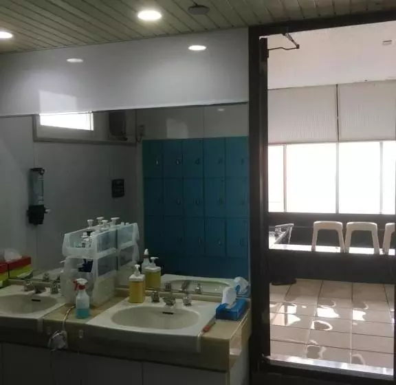 Капсульный Oтель Capsule Inn Sapporo  Caters To Men