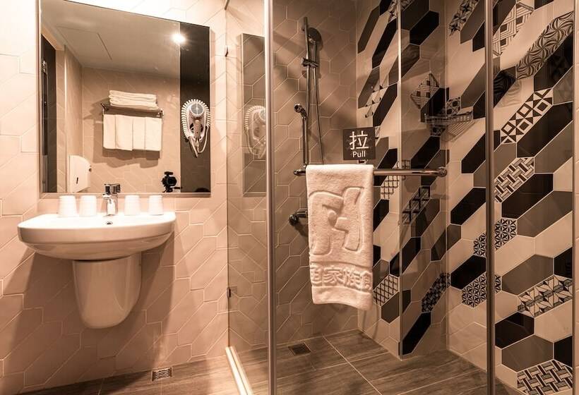 Fish Hotel Kaohsiung