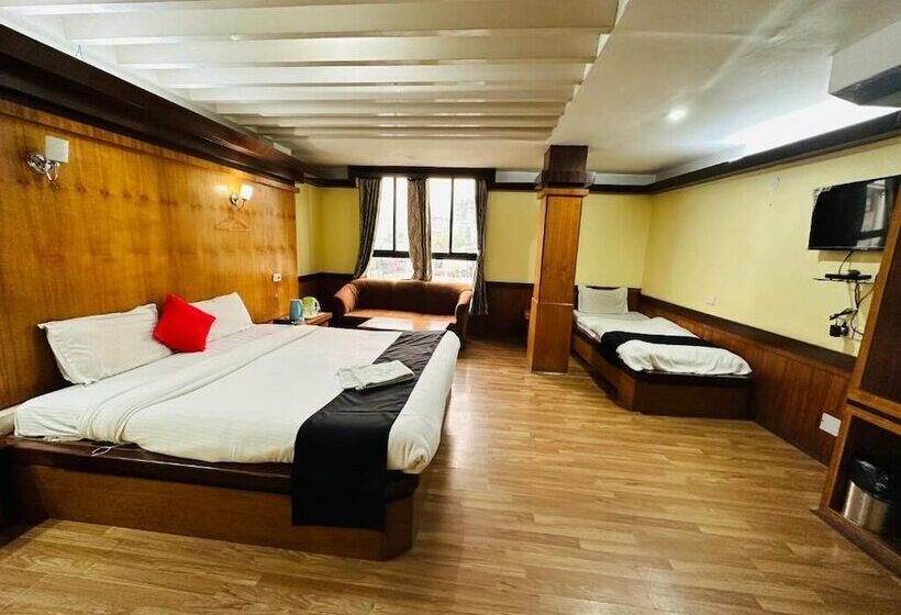 בית מלון כפרי Gajraj