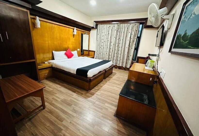 בית מלון כפרי Gajraj