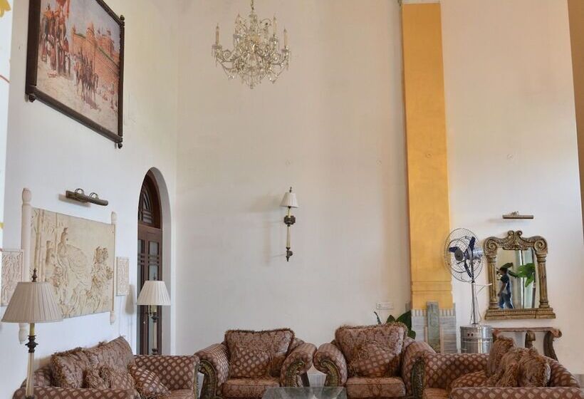 هتل Merwara Estate  A Luxury Heritage Resort