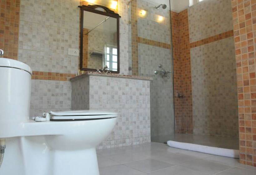 هتل Merwara Estate  A Luxury Heritage Resort