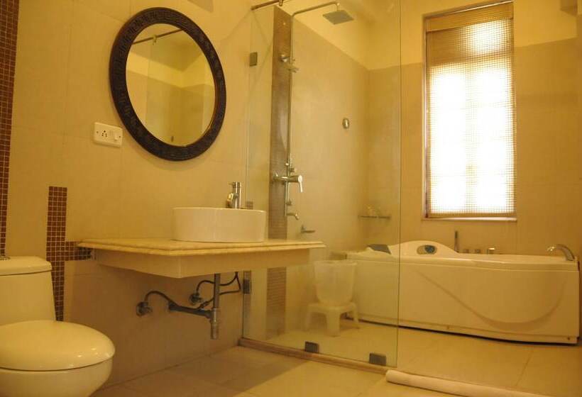 هتل Merwara Estate  A Luxury Heritage Resort