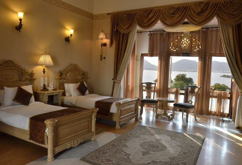 هتل Merwara Estate  A Luxury Heritage Resort