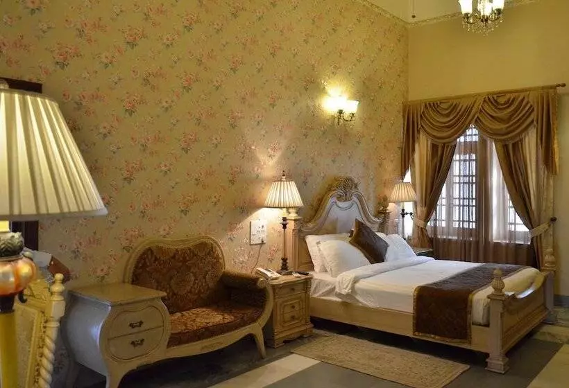 هتل Merwara Estate A Luxury Heritage Resort