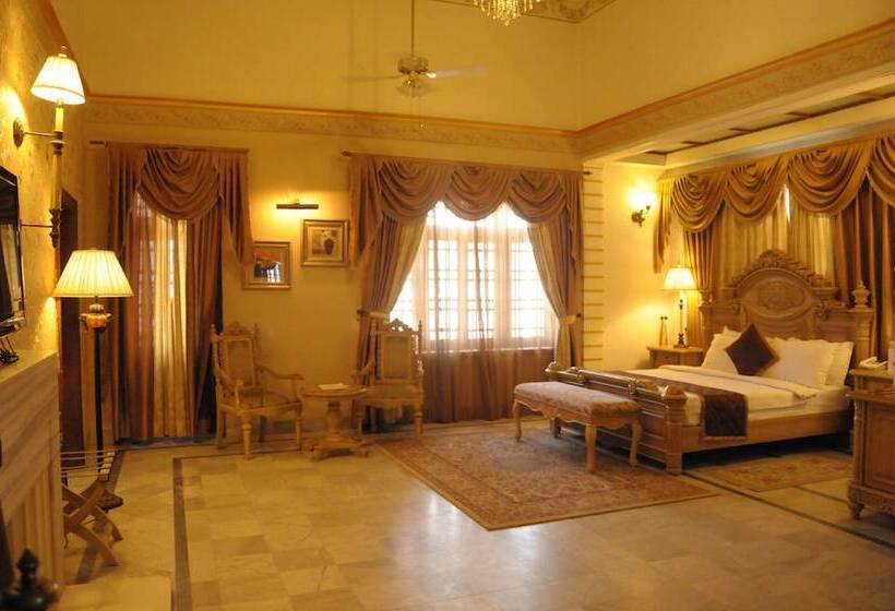 هتل Merwara Estate  A Luxury Heritage Resort