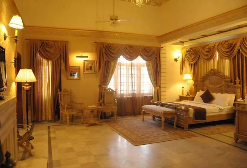 هتل Merwara Estate A Luxury Heritage Resort