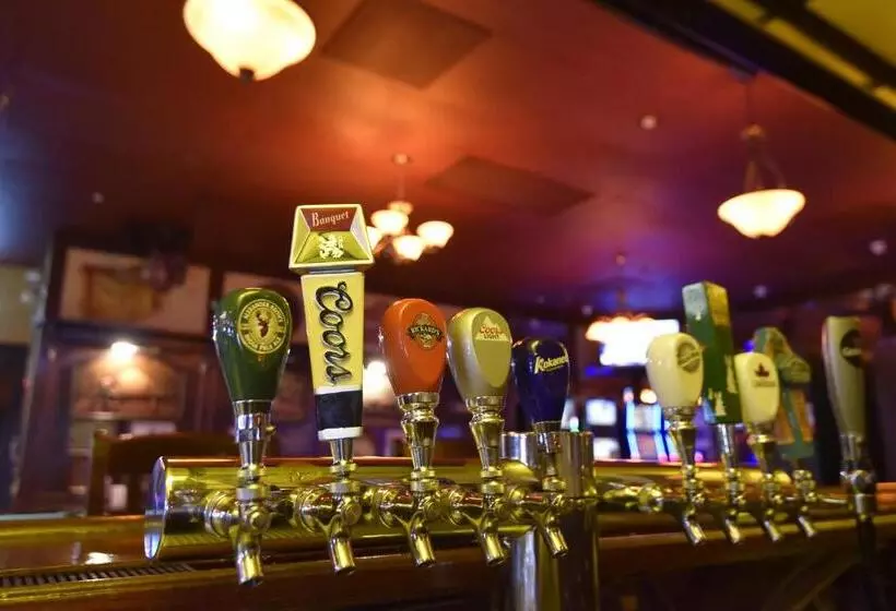 호텔 Tropical Inn North Battleford