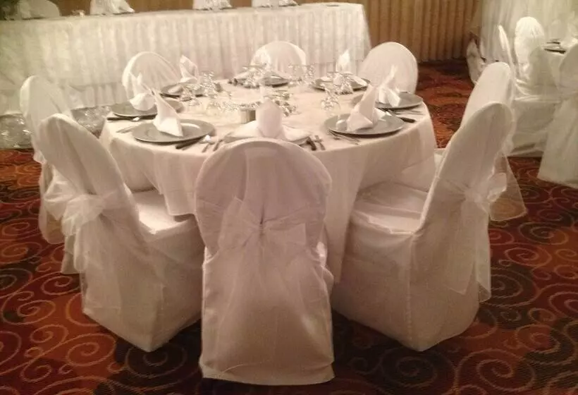 호텔 Tropical Inn North Battleford