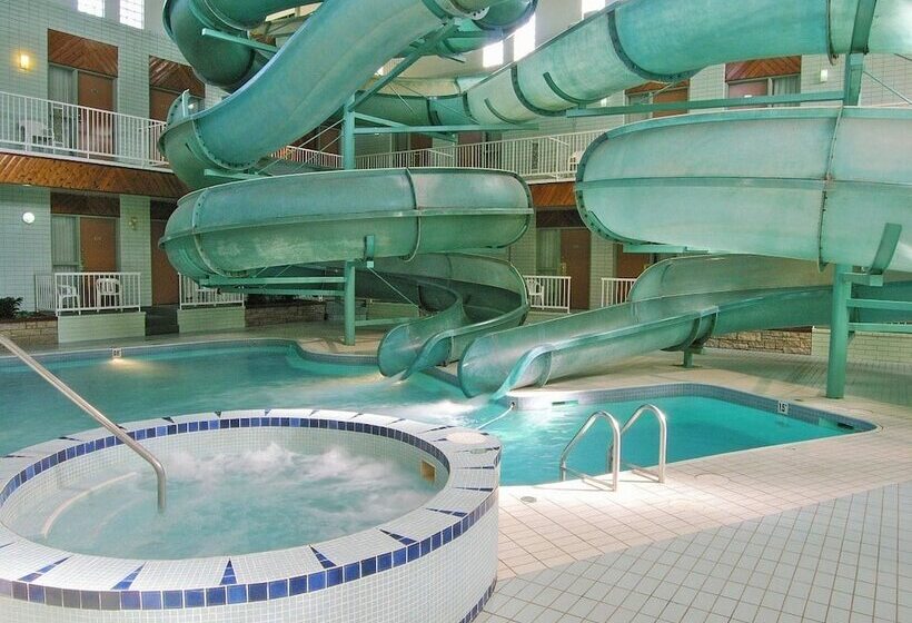 فندق Tropical Inn North Battleford