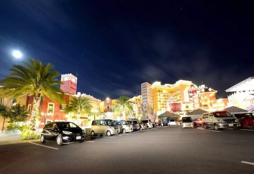 Vessel Hotel Campana Okinawa