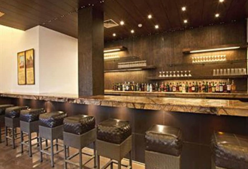 Kurort Lemon Tree Hotel, Tarudhan Valley, Manesar