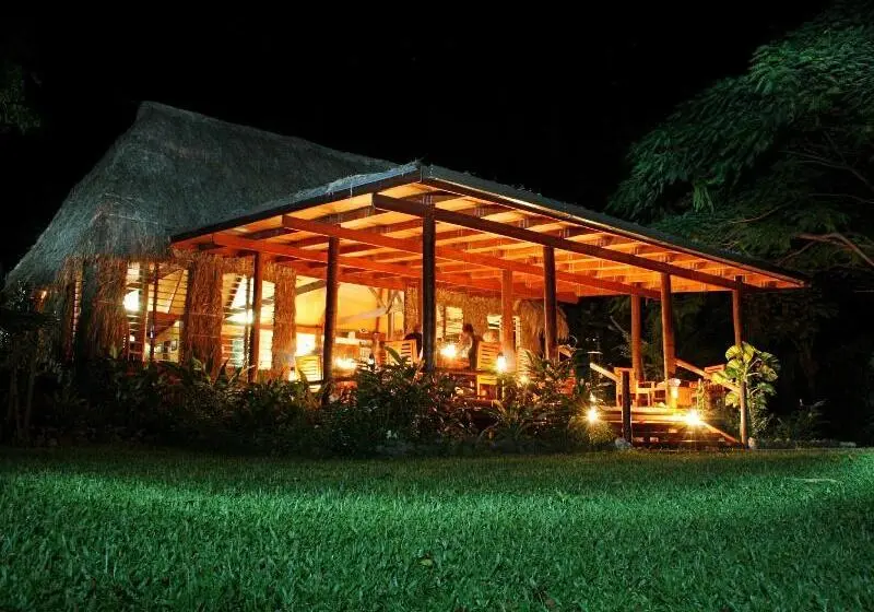 リゾートホテル Matava Fiji...untouched