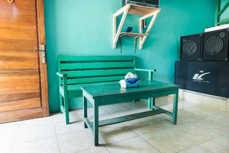 Hotell Oyo 91016 Sandi Homestay