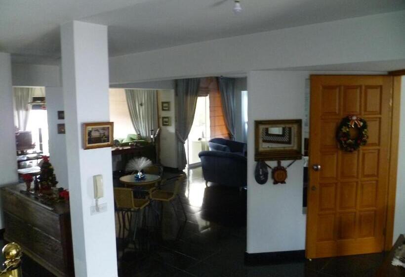 پانسیون Room In Guest Room   Datacom House   The Sky Blue Room