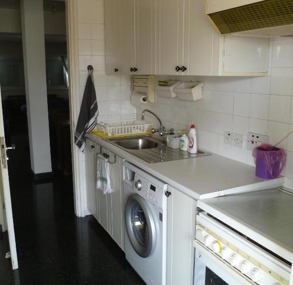 پانسیون Room In Guest Room   Datacom House   The Sky Blue Room