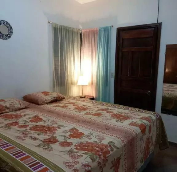 تختخواب و صبحانه Hospedaje Casa De Luna