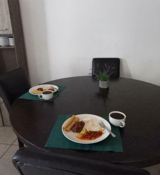 تختخواب و صبحانه Hospedaje Casa De Luna
