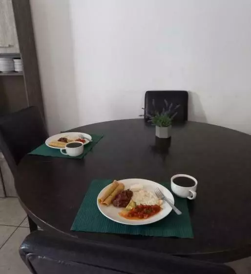 تختخواب و صبحانه Hospedaje Casa De Luna