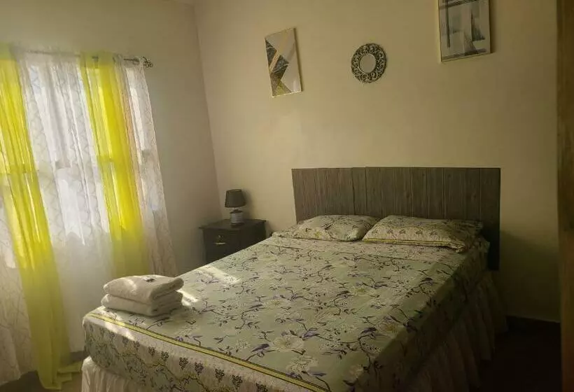 تختخواب و صبحانه Hospedaje Casa De Luna