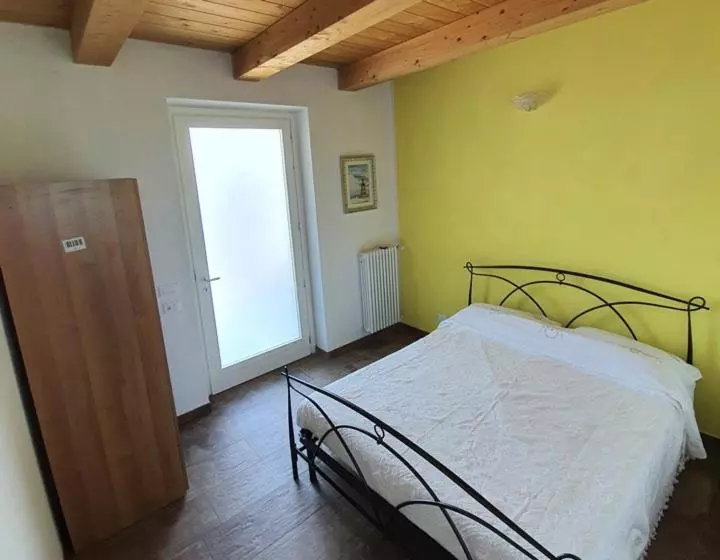 Aamiaismajoitus (B&B) Cascina La Demilana