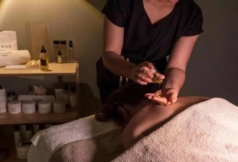 Hotelli Hôtel Spa & Restaurant   Son De Mar