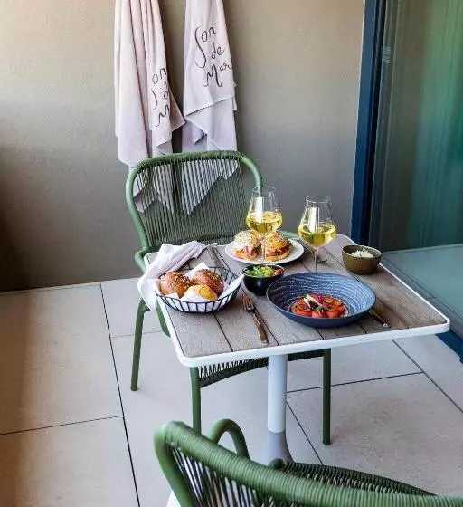 Hotelli Hôtel Spa & Restaurant   Son De Mar