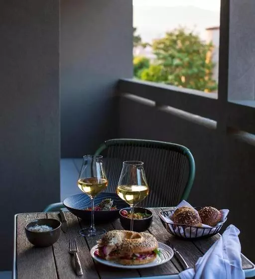 Hotelli Hôtel Spa & Restaurant   Son De Mar