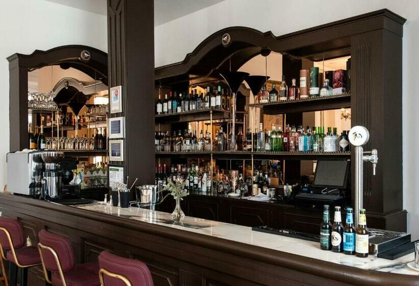 هتل Soho Boutique Palacio De Pombo