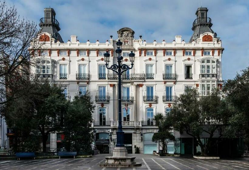 هتل Soho Boutique Palacio De Pombo