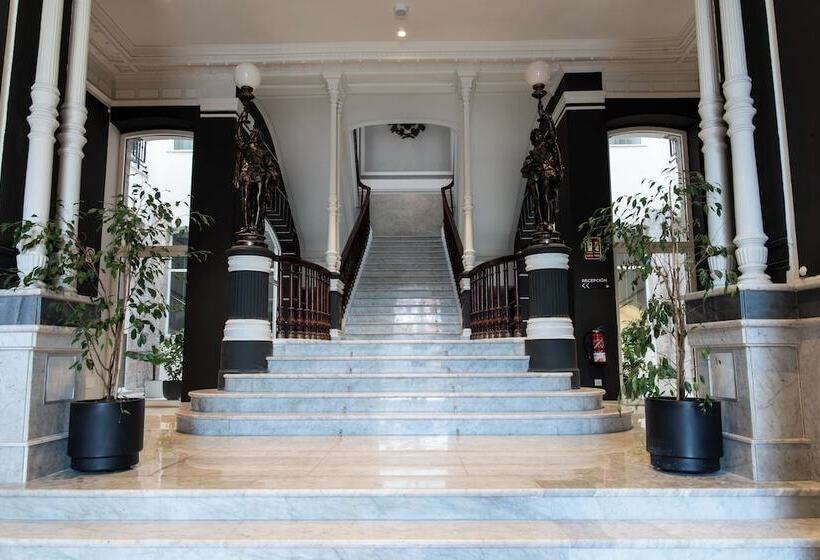 هتل Soho Boutique Palacio De Pombo