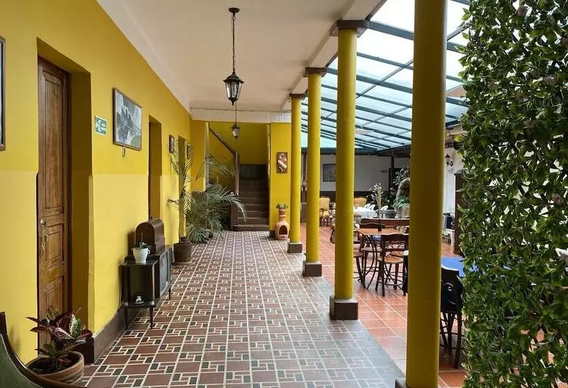 Hotelli Villa Mercedes Colonial