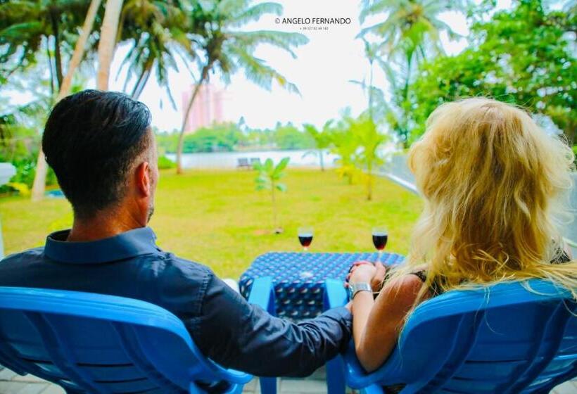 פנסיון Maha Oya Lodge