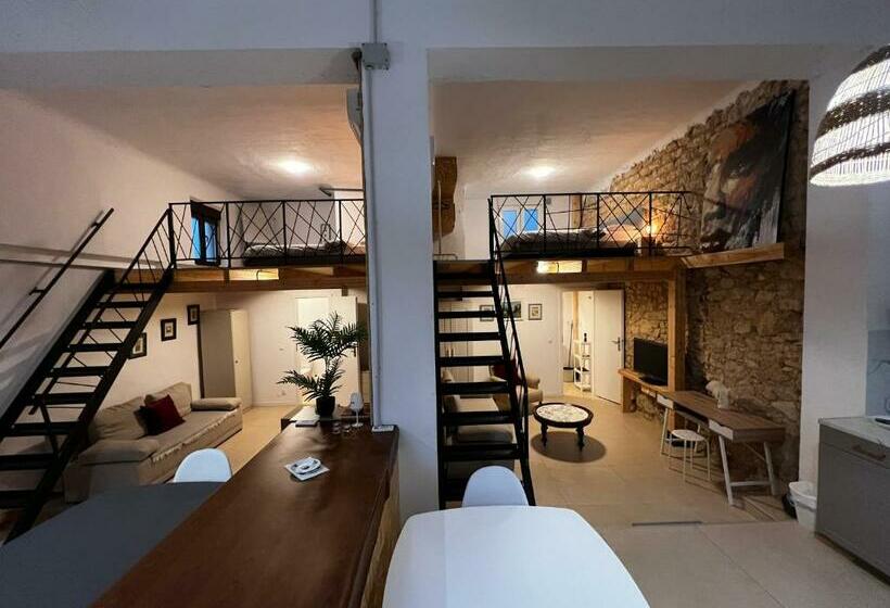 Soho Boho Apartments With Sunny Rooftop Terrace And Fiber Optic Internet