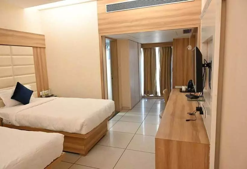 Hotelli Rang Lords Inn Bharuch